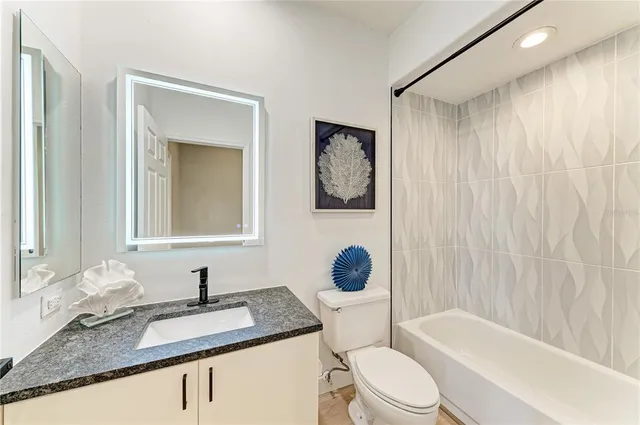 $599,000 | 6622 Oakbrooke Circle, Bradenton, FL 34202