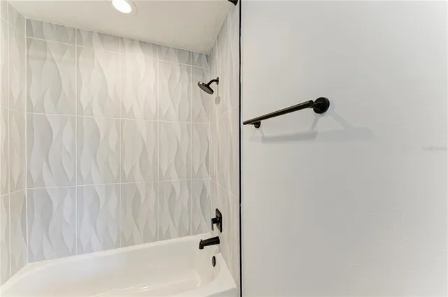 $599,000 | 6622 Oakbrooke Circle, Bradenton, FL 34202