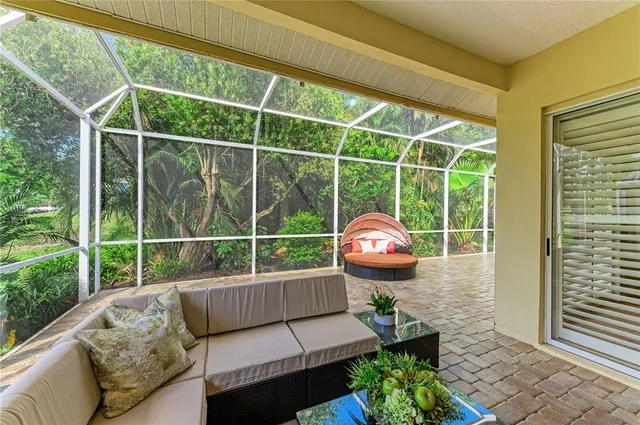 $599,000 | 6622 Oakbrooke Circle, Bradenton, FL 34202