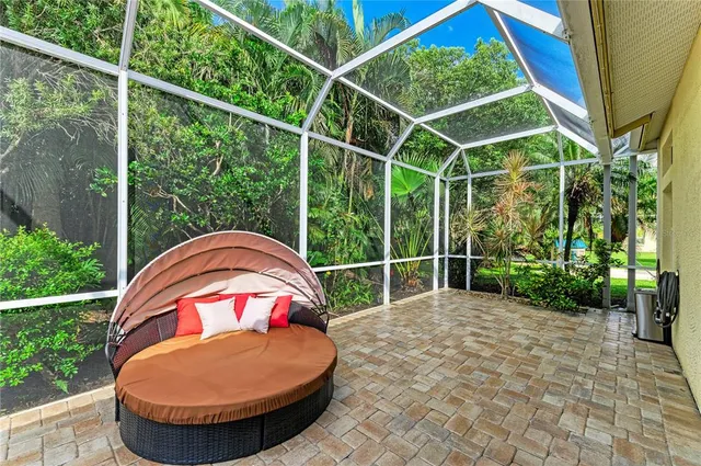 $599,000 | 6622 Oakbrooke Circle, Bradenton, FL 34202