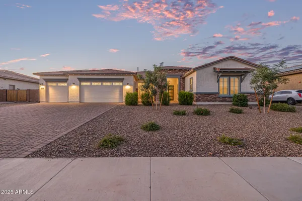 $1,295,000 | 3814 West Running Deer Trail, Phoenix, AZ 85083
