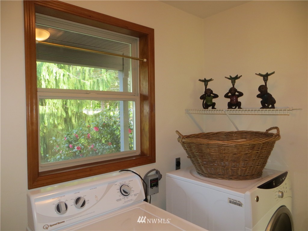 4915 Lake Alice Road Southeast Fall City, WA 98024 - Photo 11 of 19 Gallery Image 11