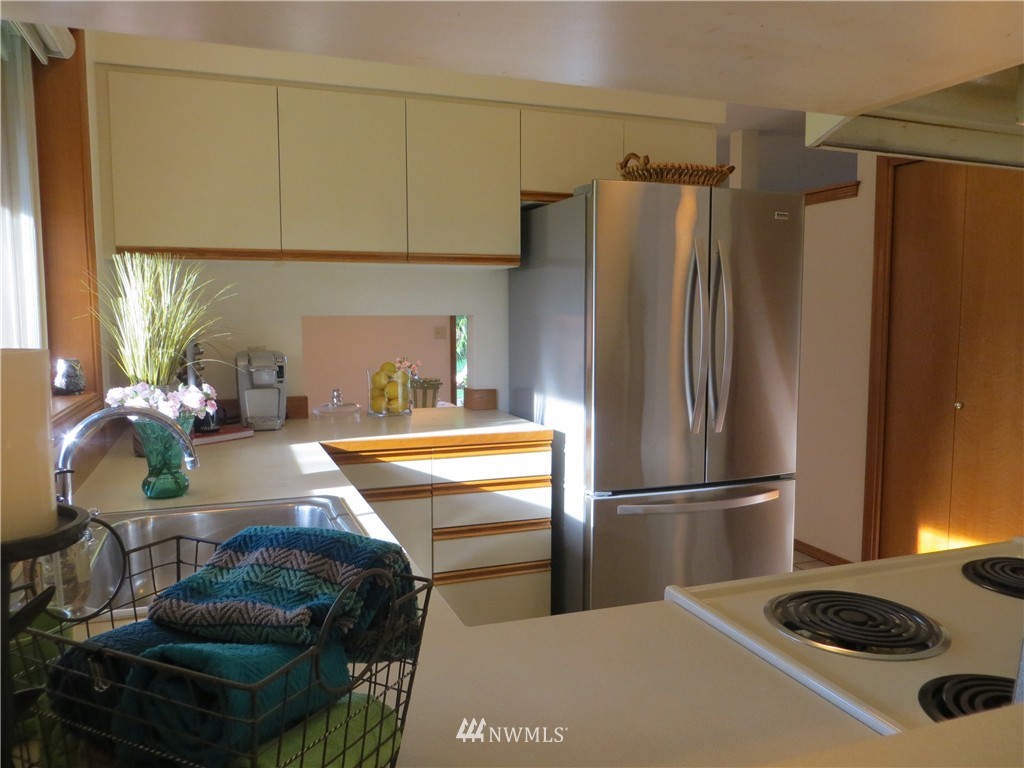4915 Lake Alice Road Southeast Fall City, WA 98024 - Photo 5 of 19 Gallery Image 5
