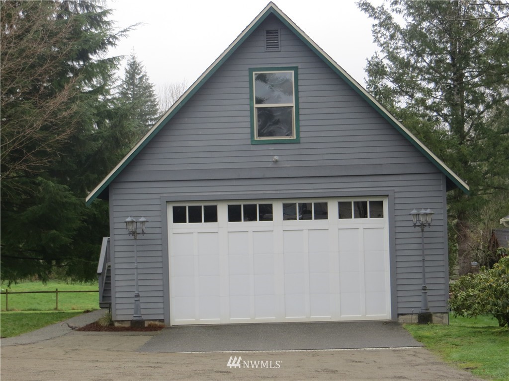 4915 Lake Alice Road Southeast Fall City, WA 98024 - Photo 7 of 19 Gallery Image 7
