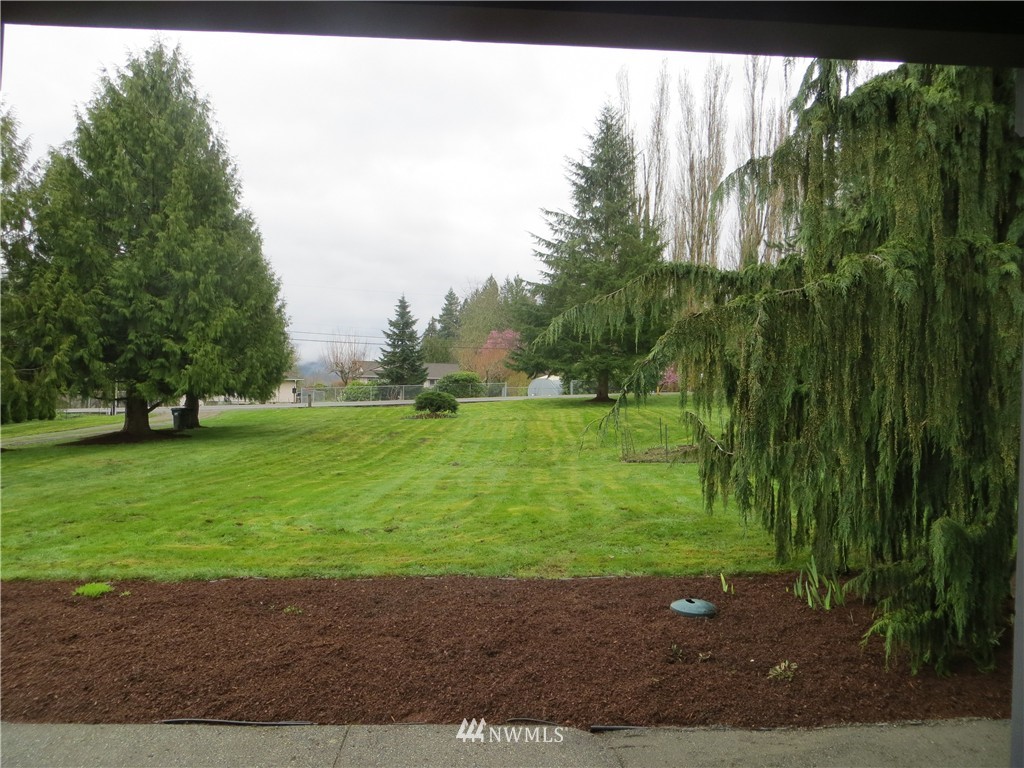 4915 Lake Alice Road Southeast Fall City, WA 98024 - Photo 10 of 19 Gallery Image 10