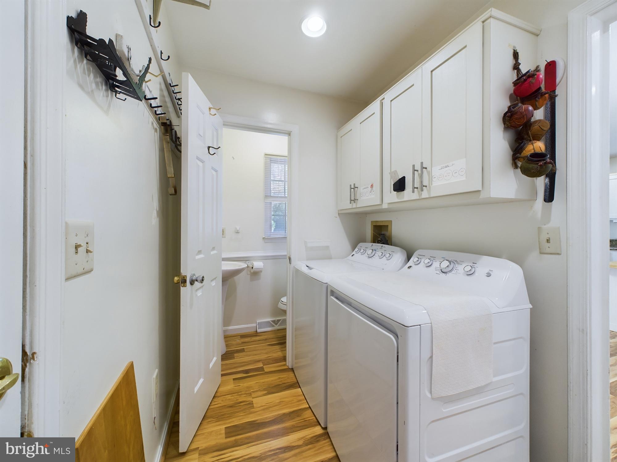 103 Birchfield Drive Dover, DE 19904 - Photo 31 of 44 a utility room with dryer and washer