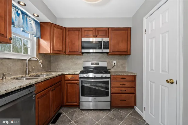 $379,000 | 30 Julie Lane, Newark, DE 19711