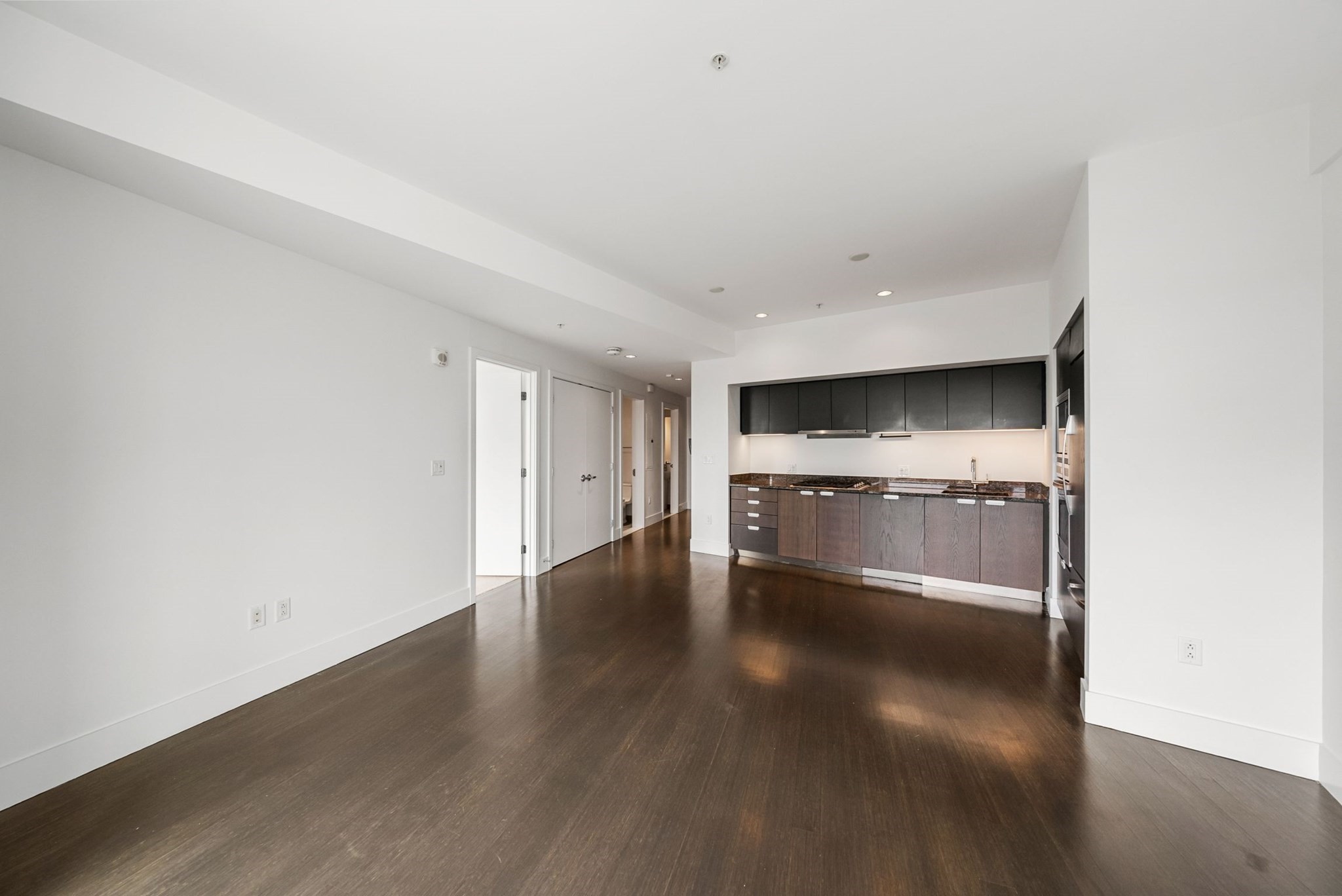 110 Stuart Street, Unit 19H Boston, MA 02116 - Photo 4 of 24 Gallery Image 4