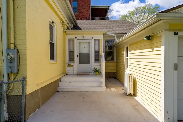 $185,000 | 405 South 1st Street, Rockford, IL 61104