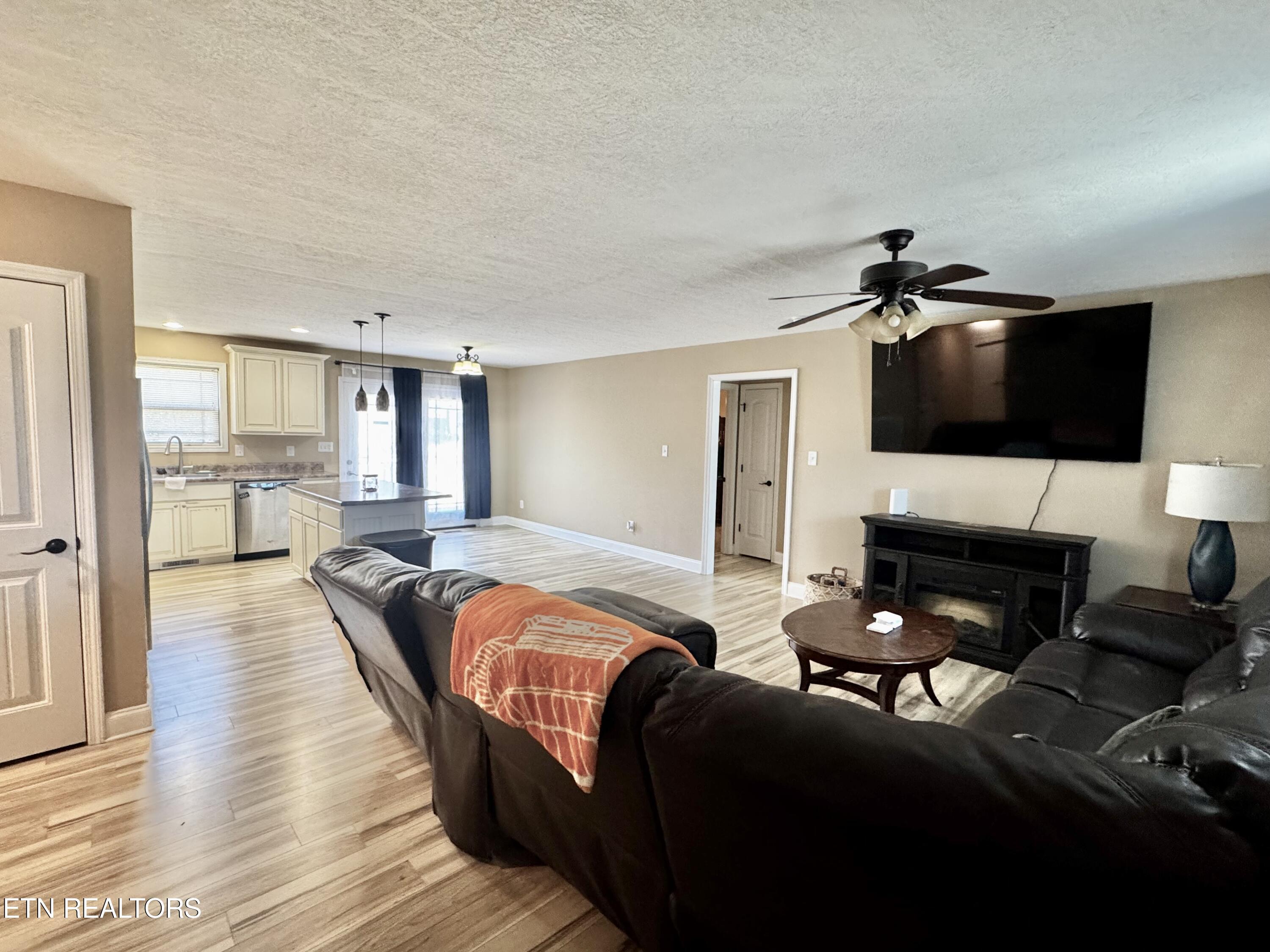 402 Cedar Circle Clinton, TN 37716 - Photo 25 of 35 IMG_1589