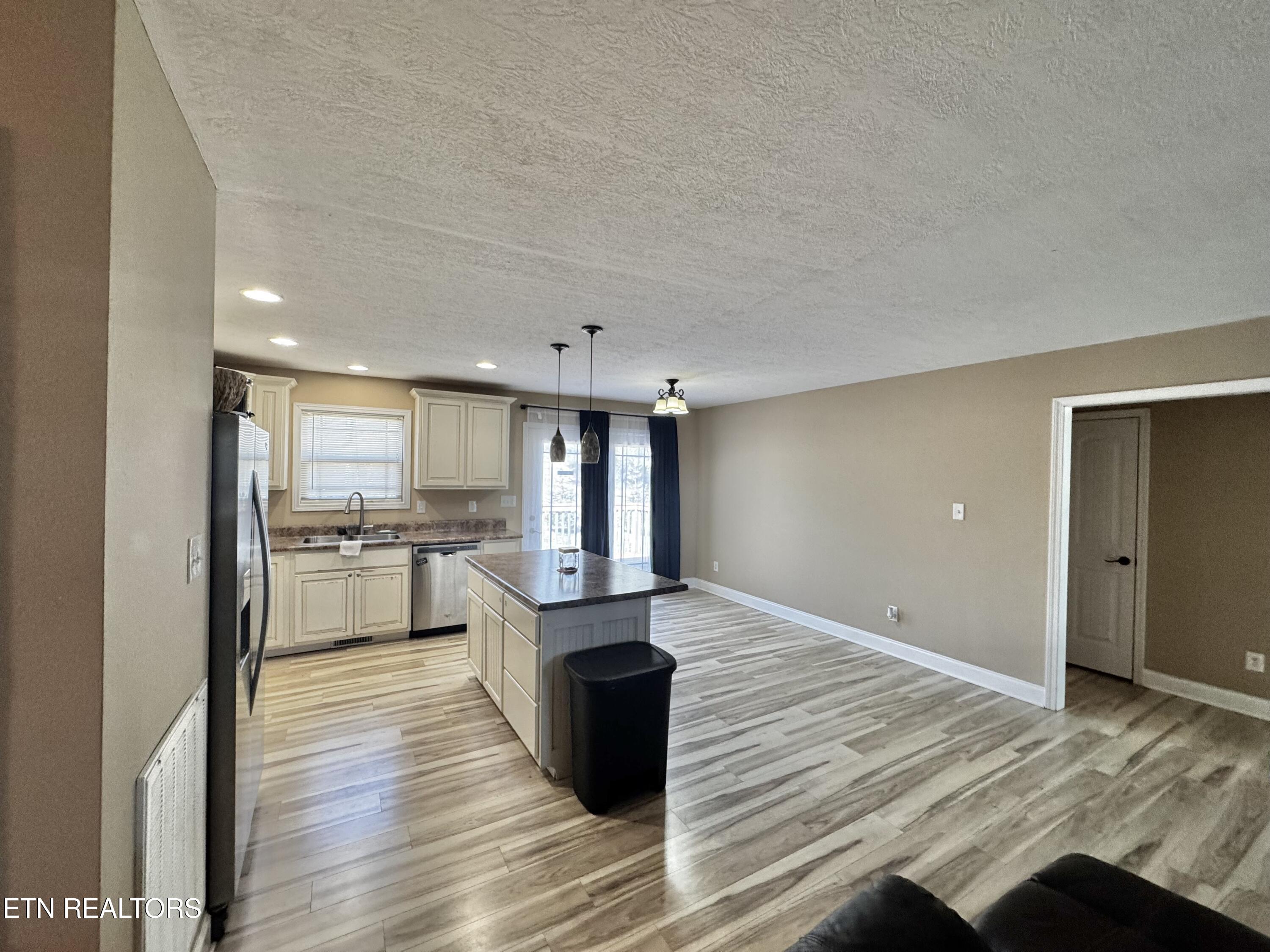 402 Cedar Circle Clinton, TN 37716 - Photo 28 of 35 IMG_1586