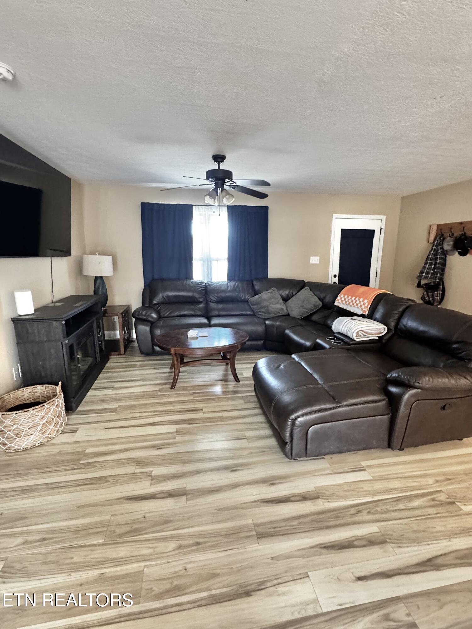 402 Cedar Circle Clinton, TN 37716 - Photo 30 of 35 IMG_1583