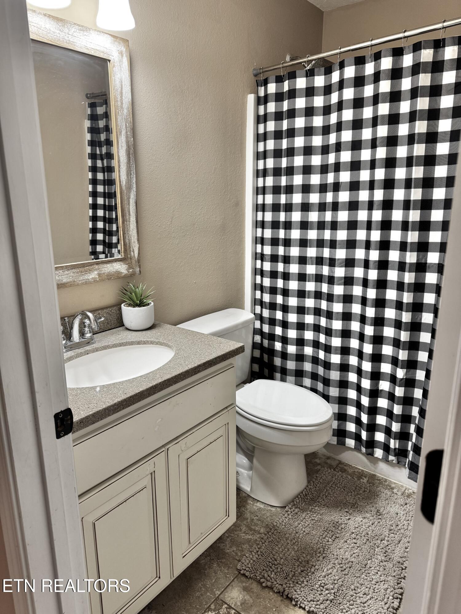 402 Cedar Circle Clinton, TN 37716 - Photo 33 of 35 IMG_1579