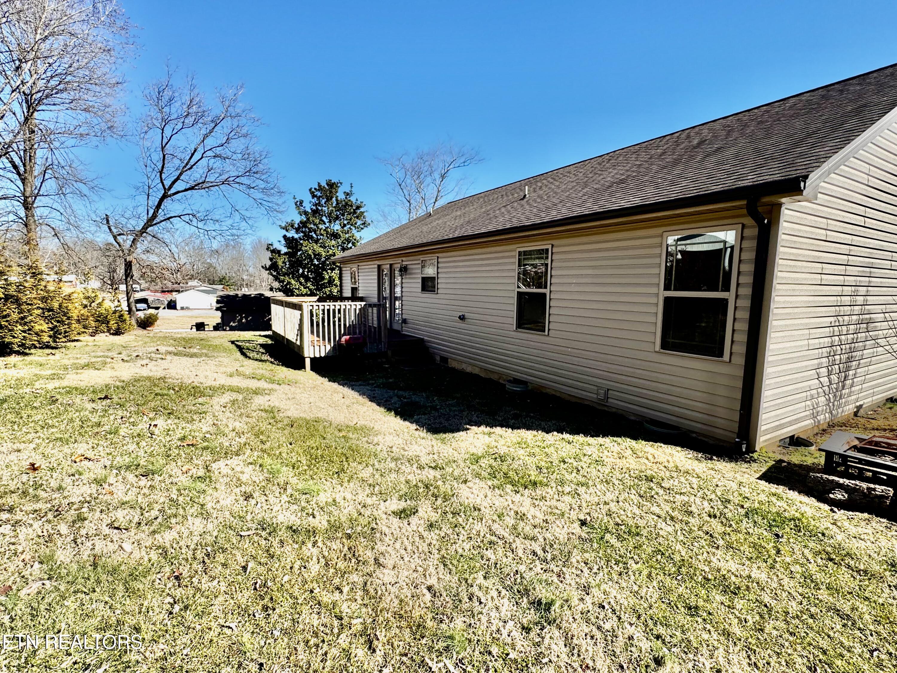 402 Cedar Circle Clinton, TN 37716 - Photo 9 of 35 IMG_1606