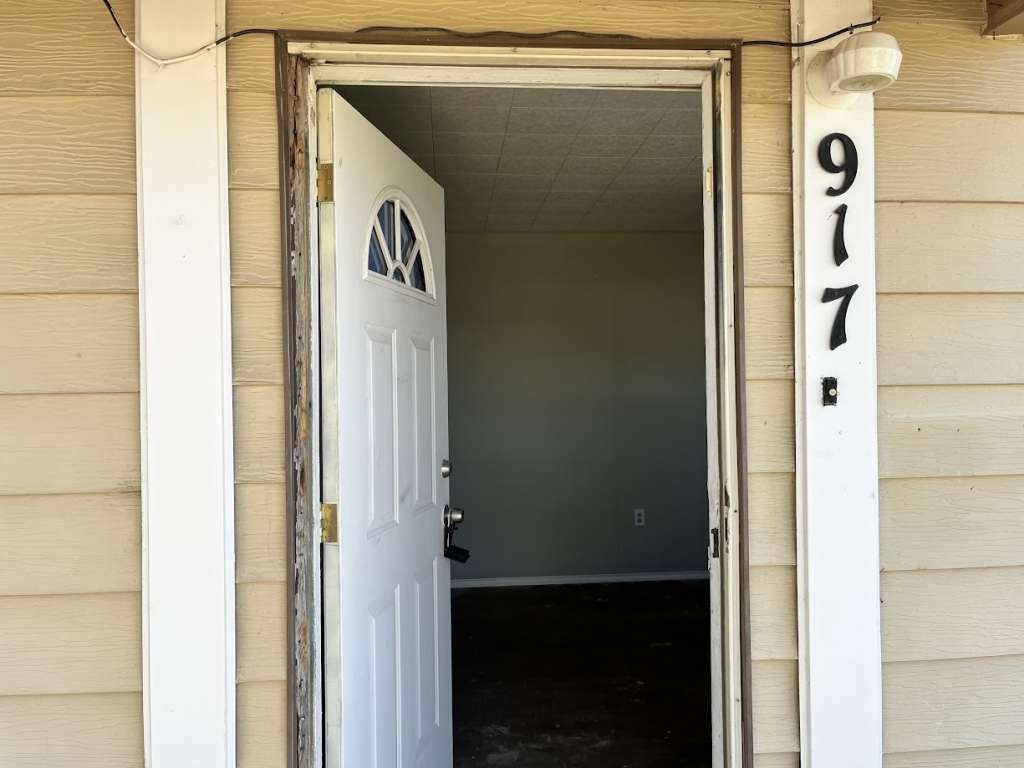 917 Nelson Street Borger, TX 79007 - Photo 2 of 11