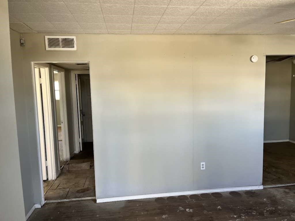 917 Nelson Street Borger, TX 79007 - Photo 3 of 11