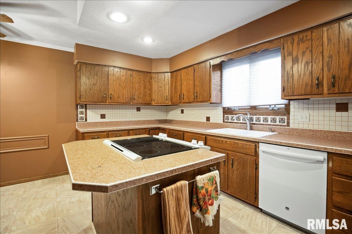 2523 Gaylord Avenue Springfield, IL 62704 - Photo 5 of 29