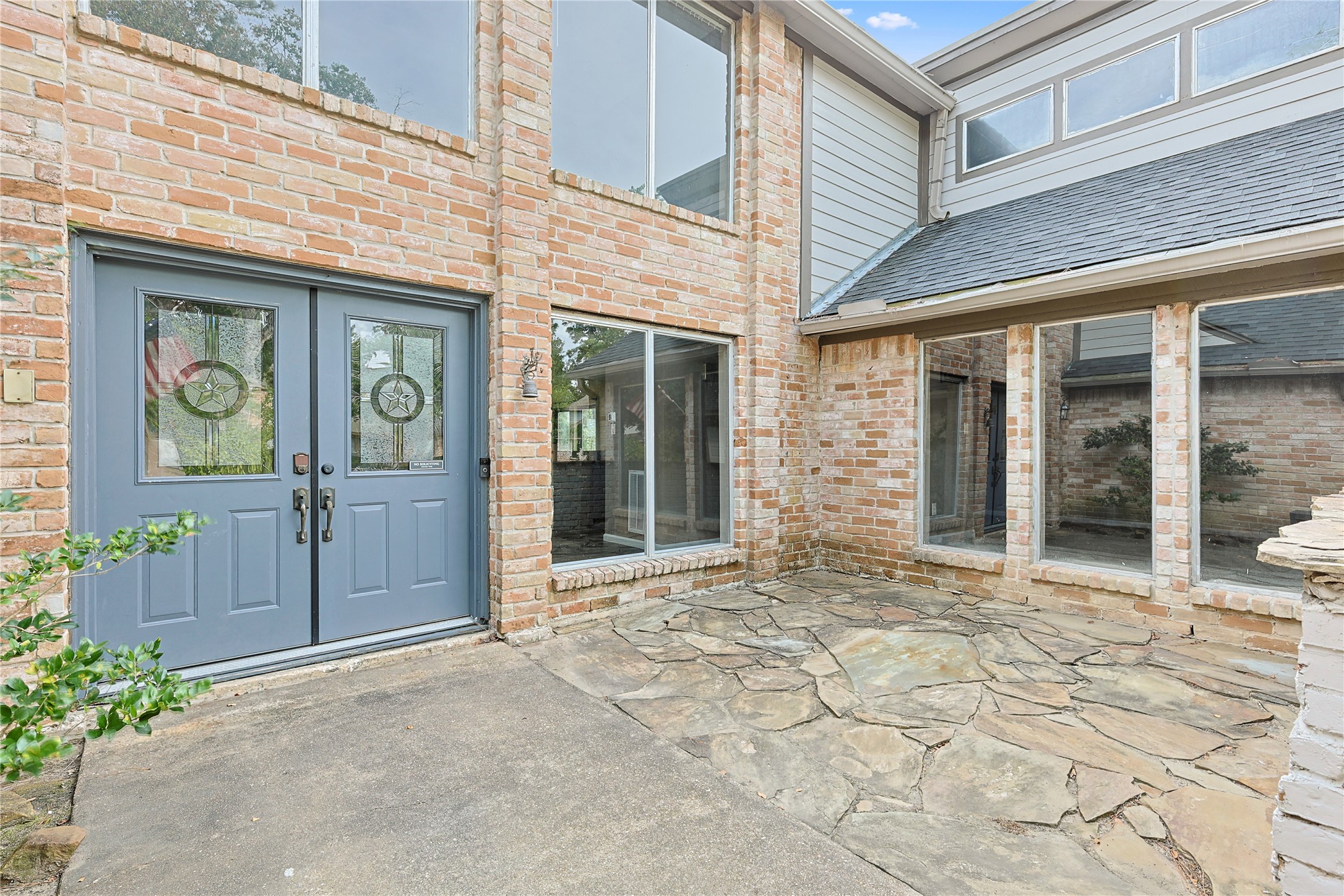 11727 Gardenglen Drive Cypress, TX 77429 - Photo 3 of 38 a view of a brick building