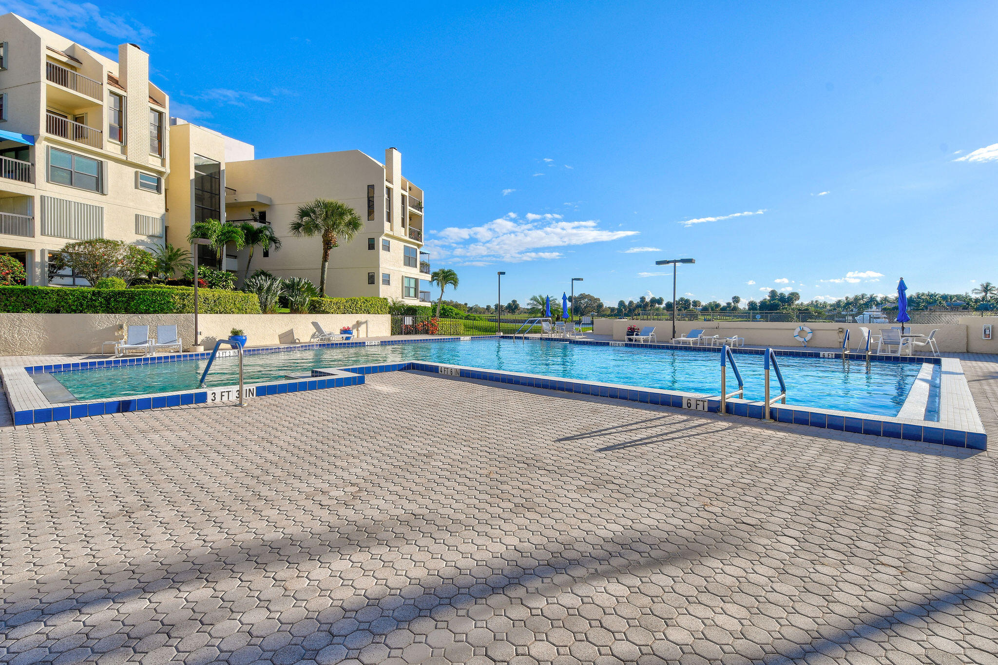 364 Golfview Road, Unit 301 North Palm Beach, FL 33408 - Photo 2 of 29 364GolfviewRoad#205(50)