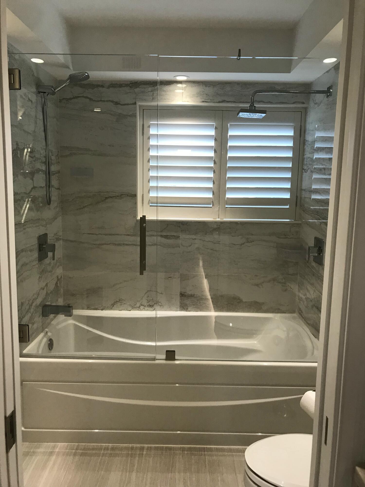 364 Golfview Road, Unit 301 North Palm Beach, FL 33408 - Photo 10 of 29 IMG_5632