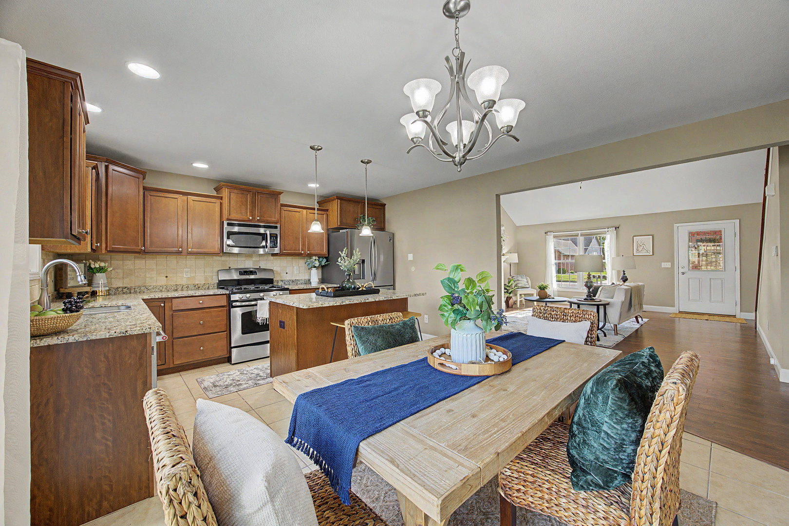 1724 Dunraven Road Bloomington, IL 61704 - Photo 14 of 36