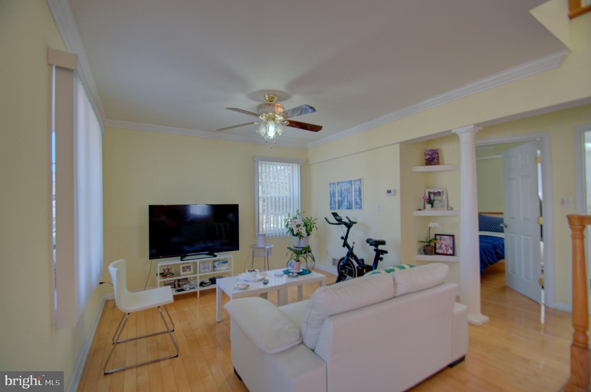 2816 Munson Street Silver Spring, MD 20902 - Photo 16 of 46 Living Room