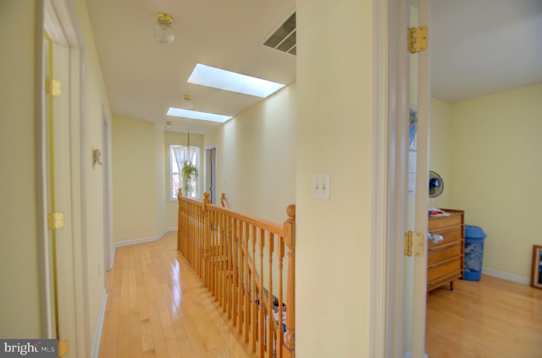 2816 Munson Street Silver Spring, MD 20902 - Photo 25 of 46 Upper level hallway