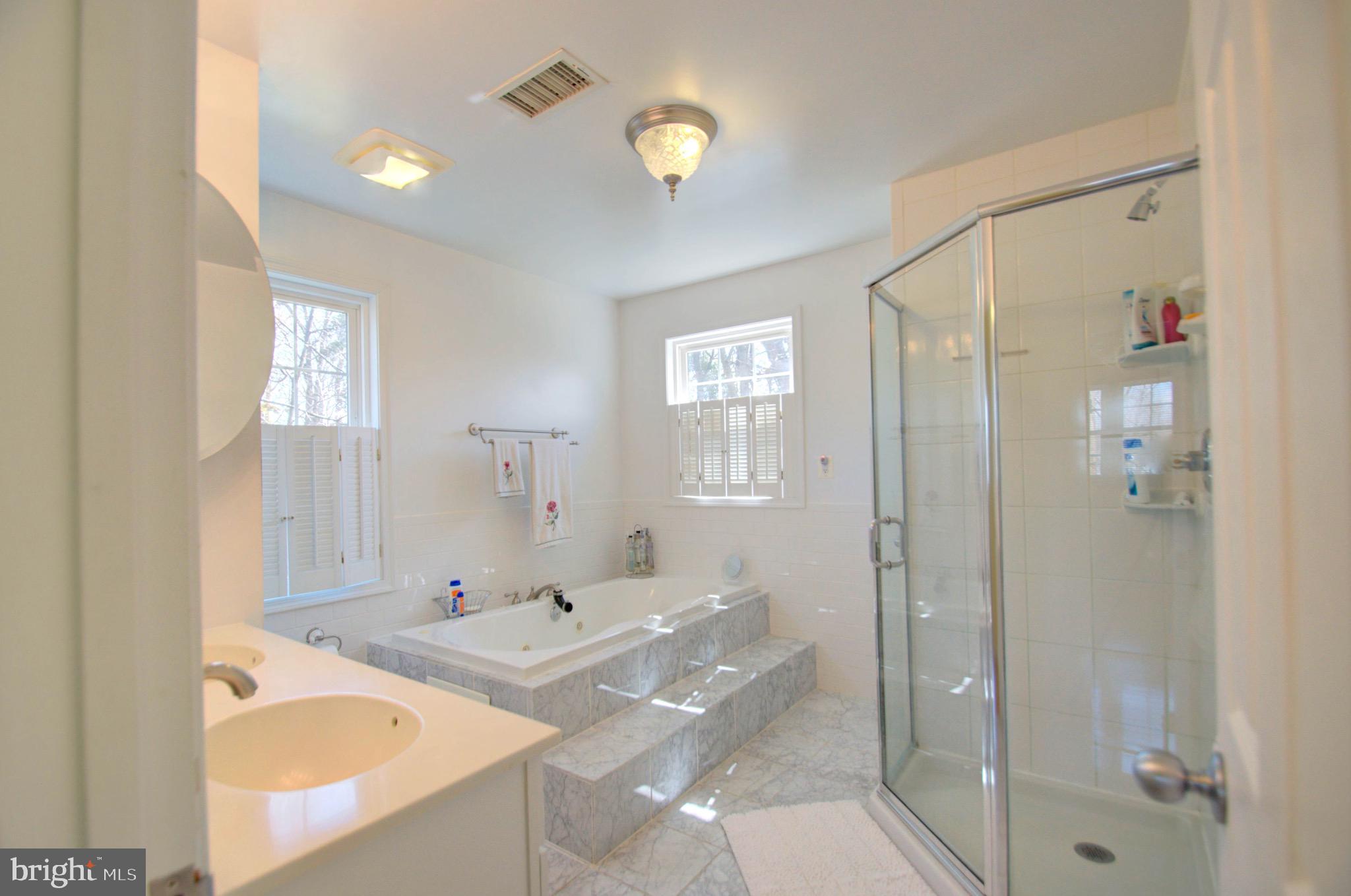 2816 Munson Street Silver Spring, MD 20902 - Photo 27 of 46 Upper Level bath