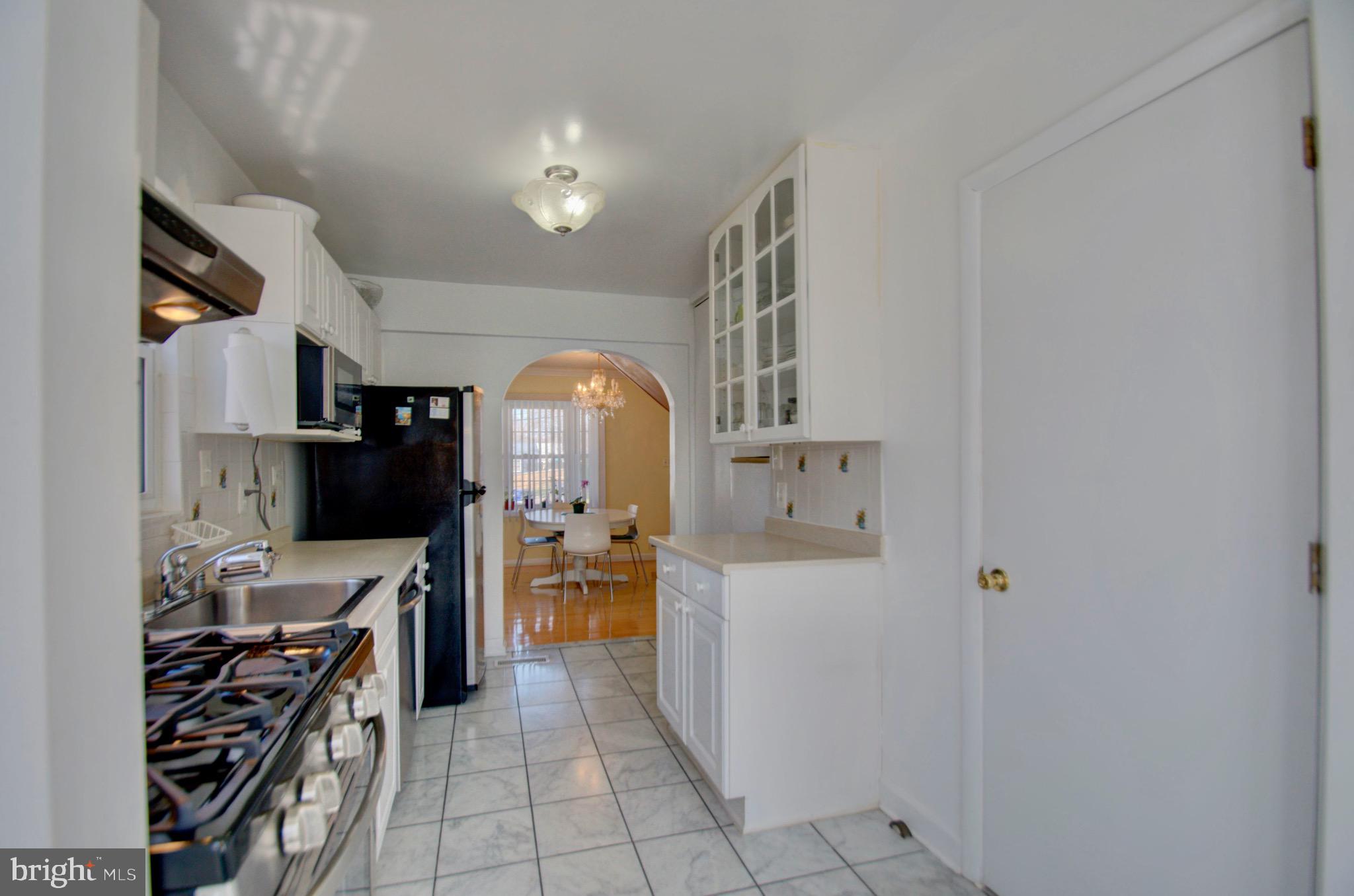 2816 Munson Street Silver Spring, MD 20902 - Photo 8 of 46 Kitchen