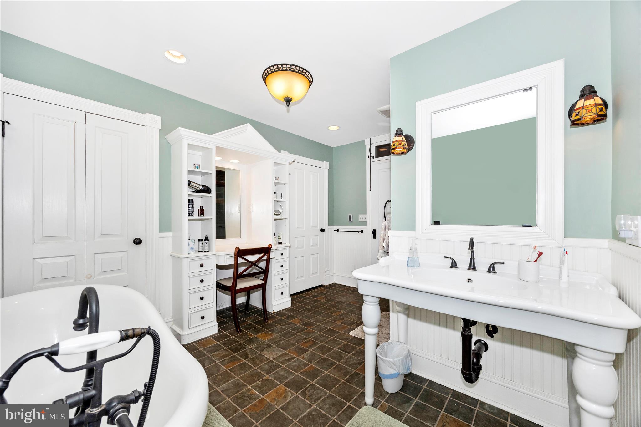 124 East Main Street Middletown, MD 21769 - Photo 28 of 58 Upper Level Bath