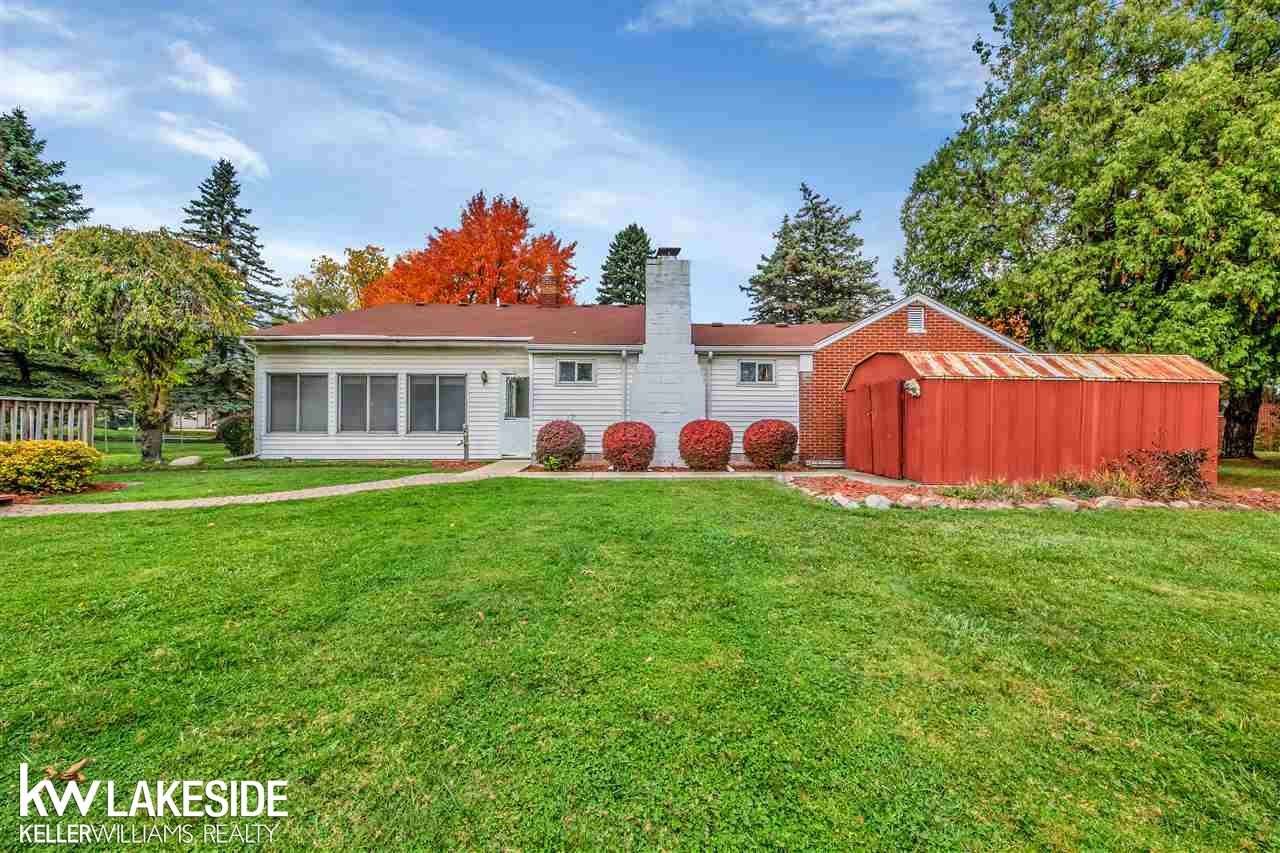 157 Nawakwa Road Rochester, MI 48307 - Photo 9 of 32