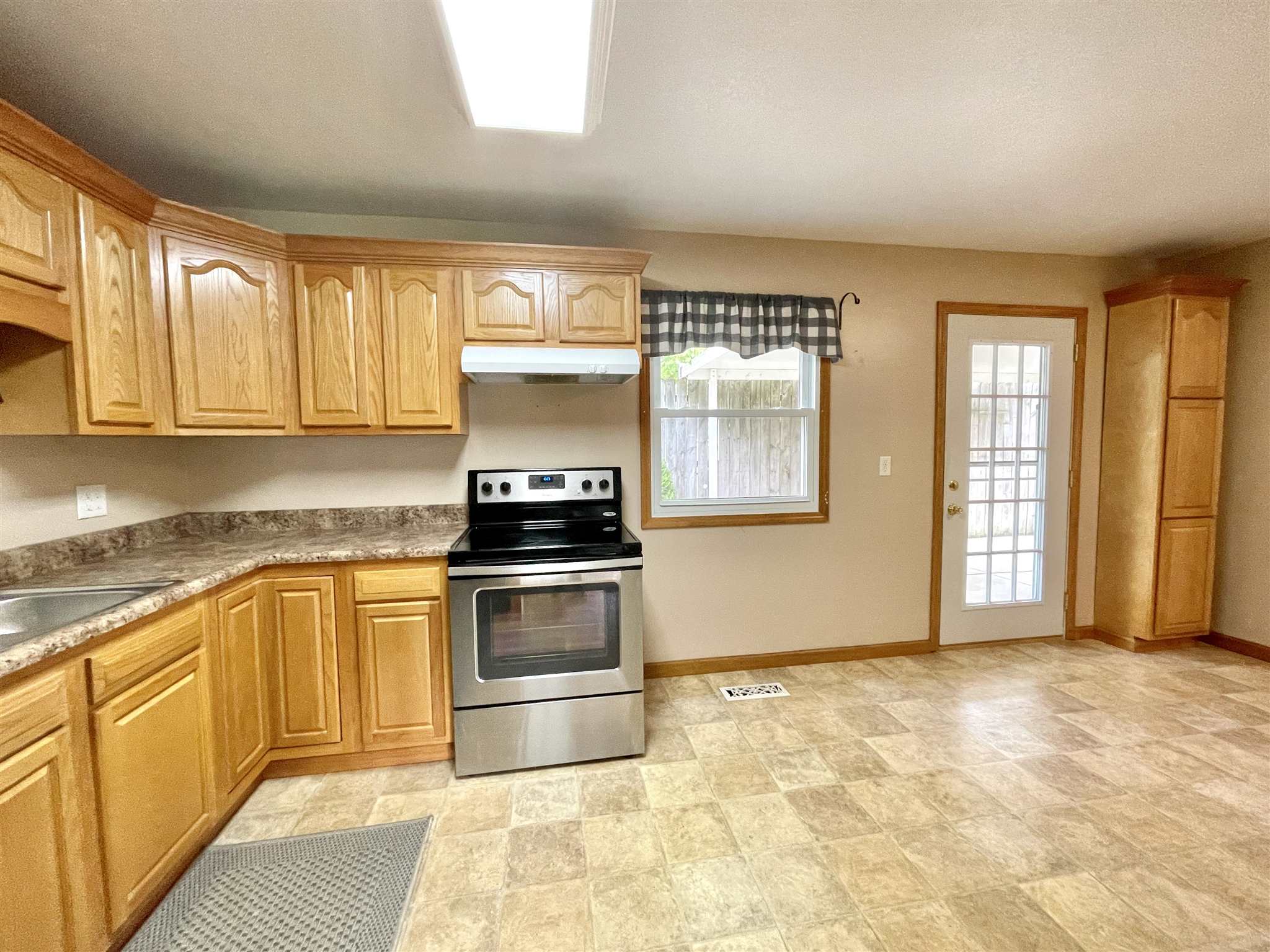 1806 West Kem Road Marion, IN 46952 - Photo 2 of 31 Gallery Image 2