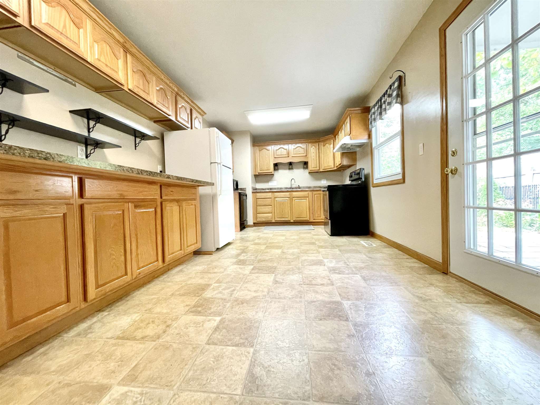 1806 West Kem Road Marion, IN 46952 - Photo 4 of 31 Gallery Image 4