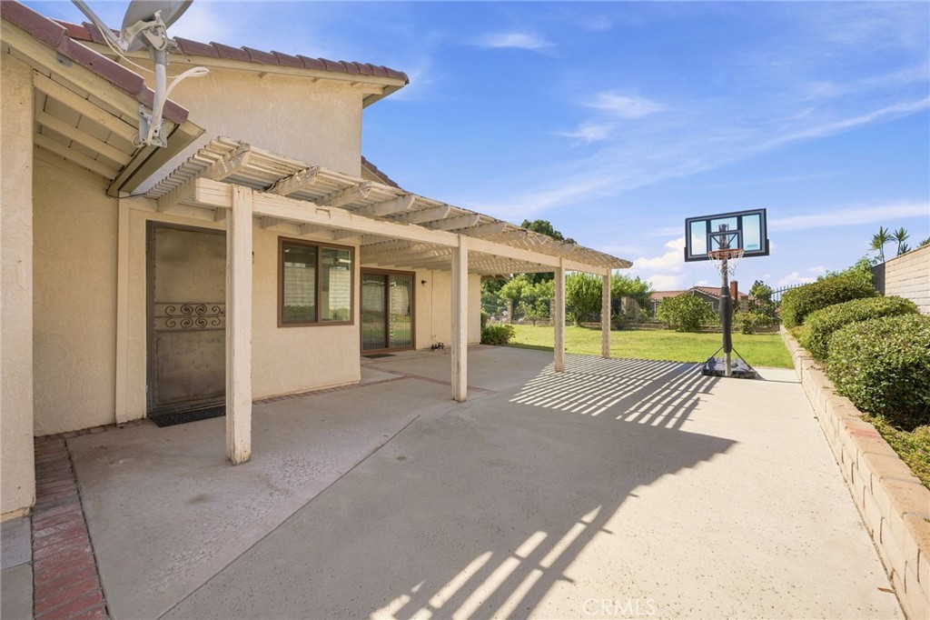1246 Versailles Circle Riverside, CA 92506 - Photo 33 of 50