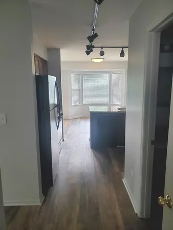 $345,000 | 81 King Drive, Streamwood, IL 60107