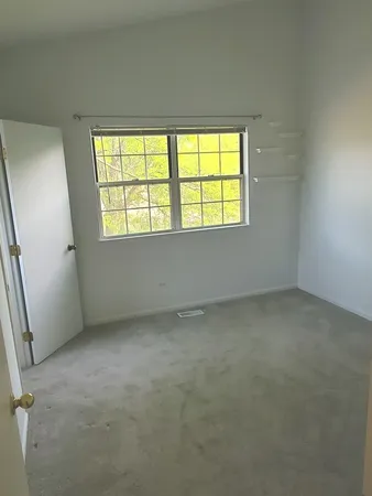 $345,000 | 81 King Drive, Streamwood, IL 60107