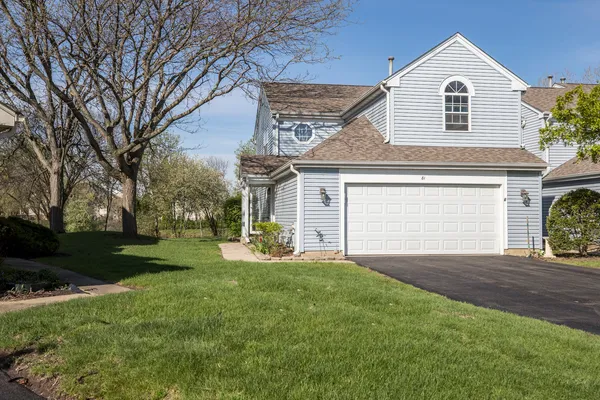 $345,000 | 81 King Drive, Streamwood, IL 60107