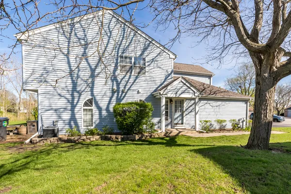 $345,000 | 81 King Drive, Streamwood, IL 60107