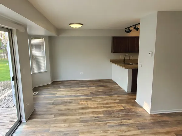 $345,000 | 81 King Drive, Streamwood, IL 60107