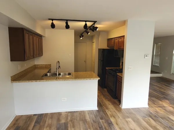 $345,000 | 81 King Drive, Streamwood, IL 60107