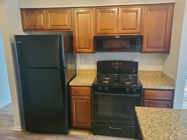 $345,000 | 81 King Drive, Streamwood, IL 60107