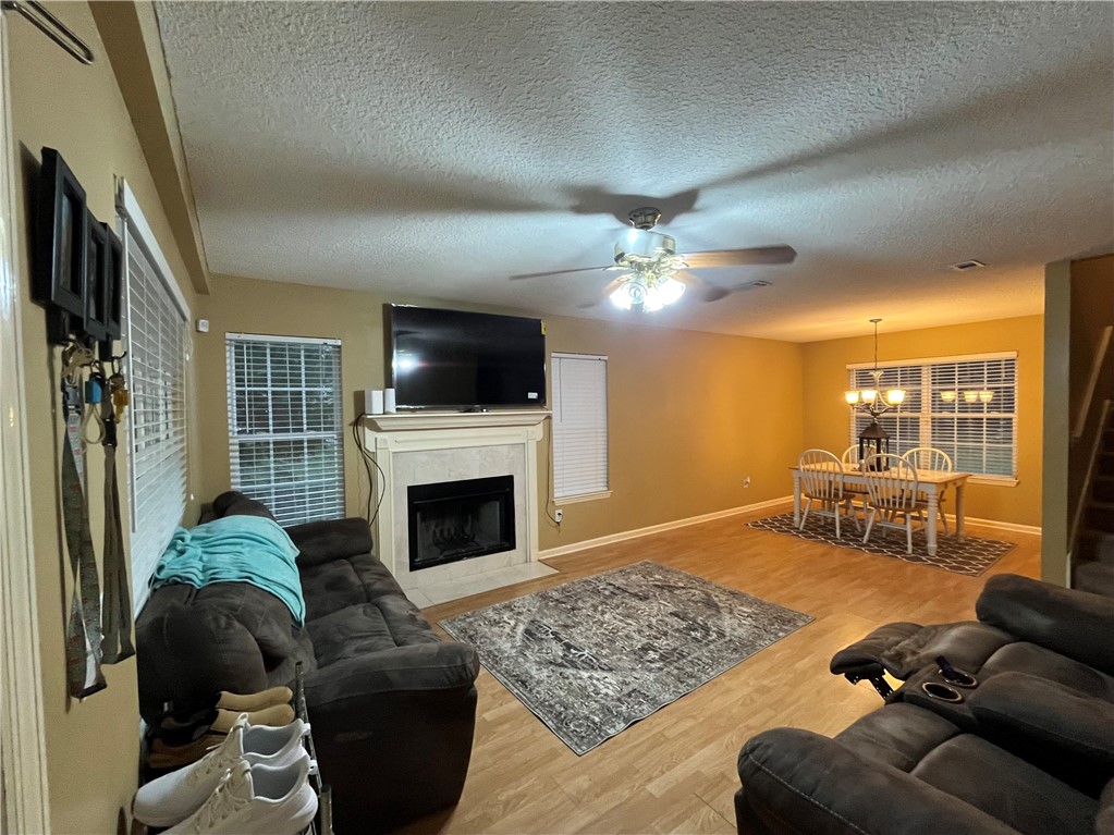 112 Brandenberry Road Brunswick, GA 31523 - Photo 6 of 21 Living Room