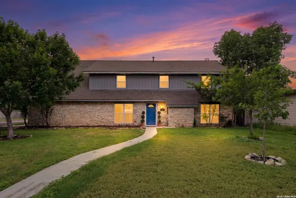 $2,600 | 827 Briarcliff Drive, San Antonio, TX 78213