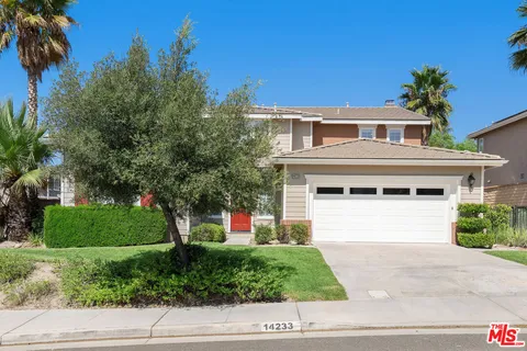 $890,000 | 14233 Yellowstone Lane, Canyon Country, CA 91387