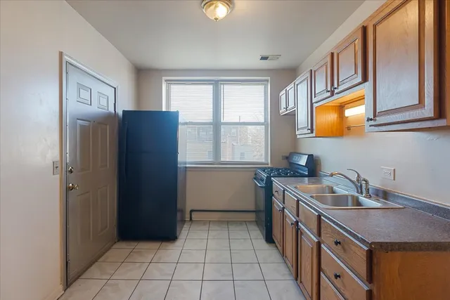 $1,450 | 4024 West Division Street, Unit 202, Chicago, IL 60651