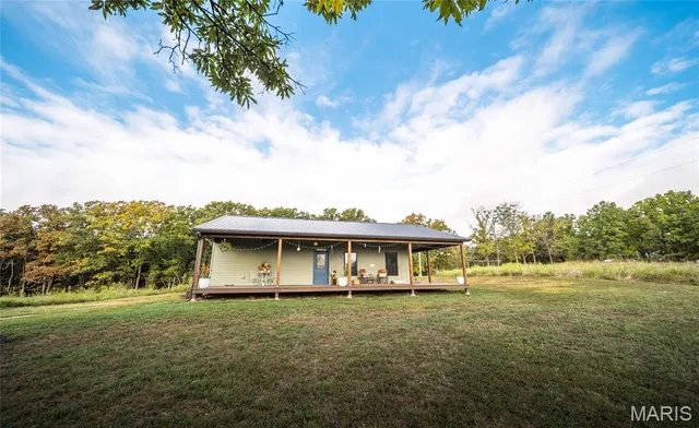 $340,000 | 9324 Martin Cemetery Road, Bourbon, MO 65441