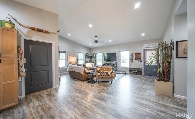 $340,000 | 9324 Martin Cemetery Road, Bourbon, MO 65441