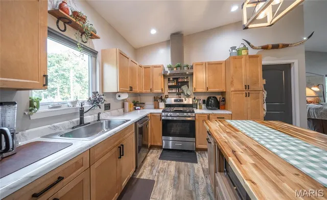 $340,000 | 9324 Martin Cemetery Road, Bourbon, MO 65441