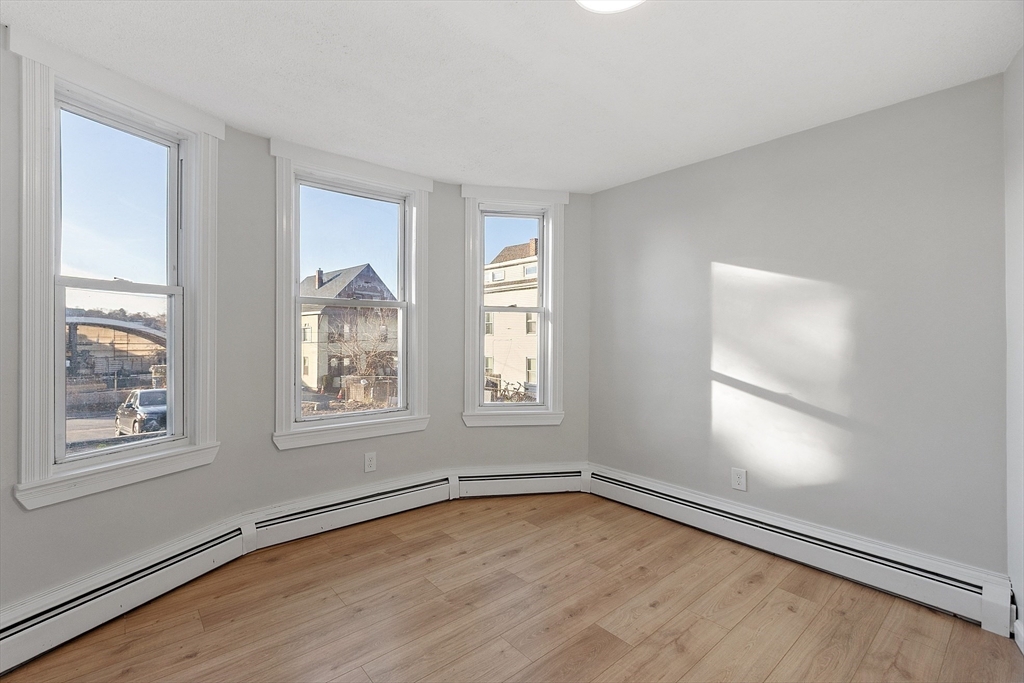 23 Lewis Street Haverhill, MA 01830 - Photo 9 of 33