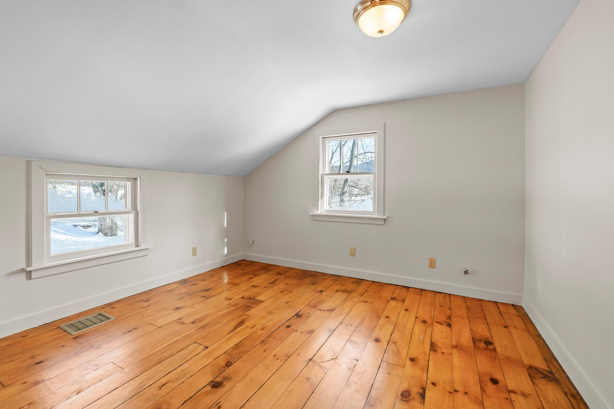 4991 Highway 313 Arlington, VT 05250 - Photo 17 of 41